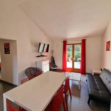 Holiday home Pour4 Pers A 700m De La De Palombaggia